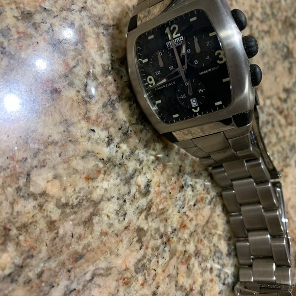 Watch - Picture 2 of 4